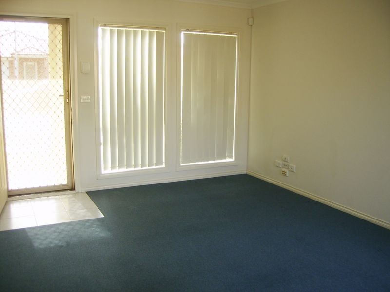 1/61 Jade Way, Hillside VIC 3037