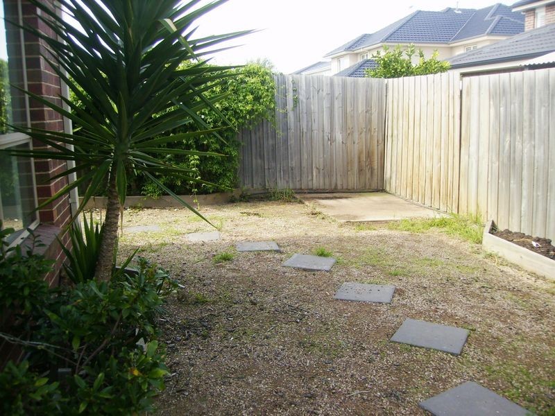 1/61 Jade Way, Hillside VIC 3037