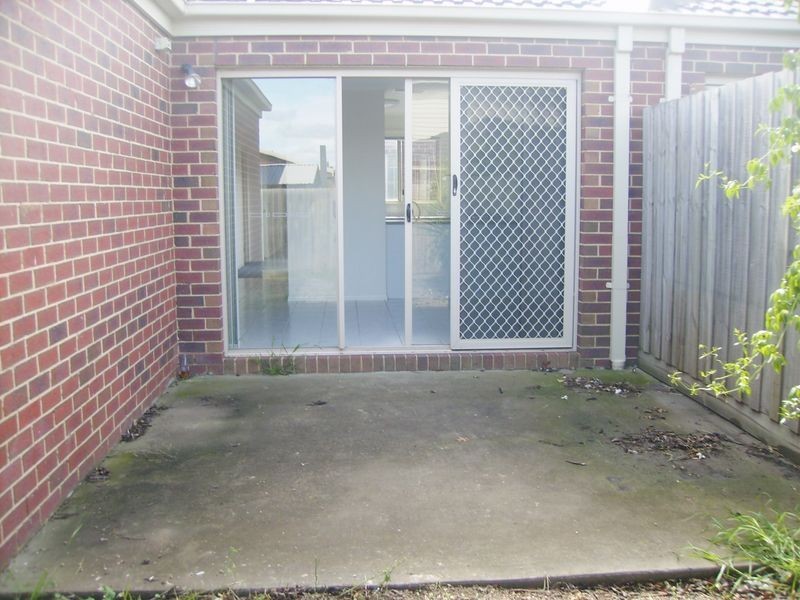 1/61 Jade Way, Hillside VIC 3037