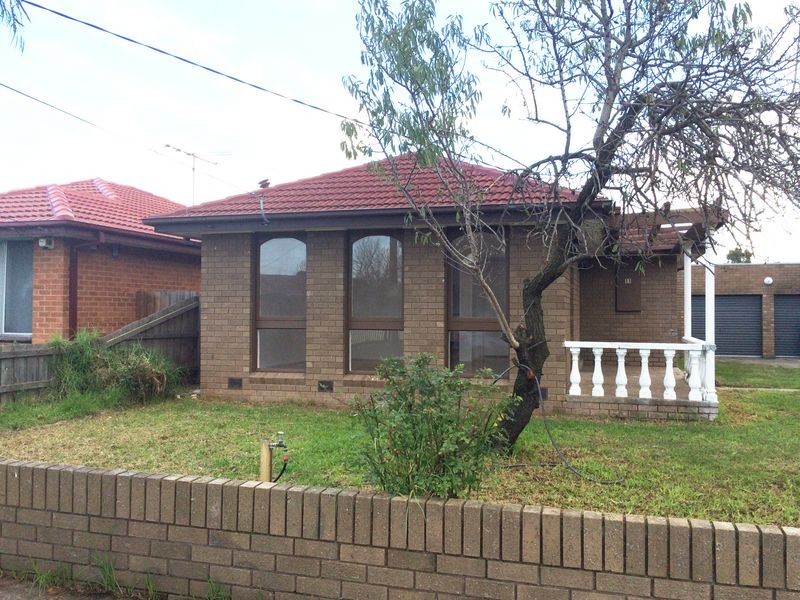 11 Currajong Street, St Albans VIC 3021