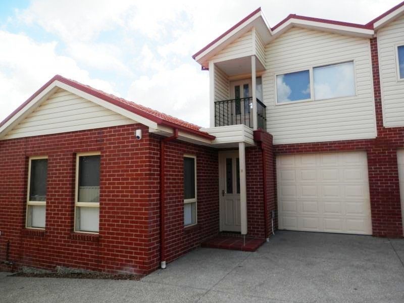 2/32 Caroline Street, Essendon VIC 3040