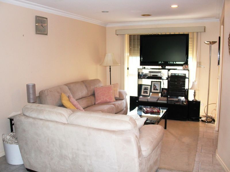 10 Erinbank Crescent, Westmeadows VIC 3049