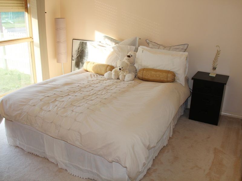 10 Erinbank Crescent, Westmeadows VIC 3049