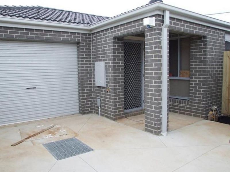 3/708 High Street, Melton VIC 3337
