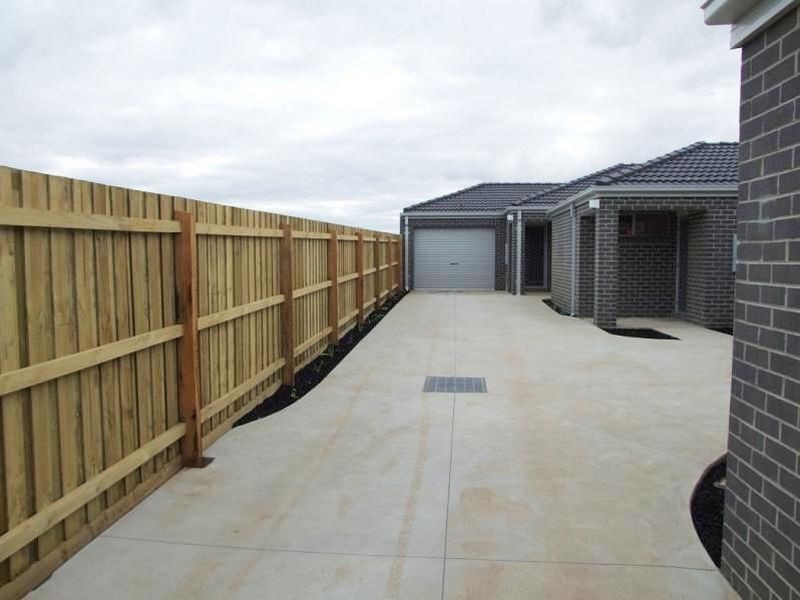 3/708 High Street, Melton VIC 3337