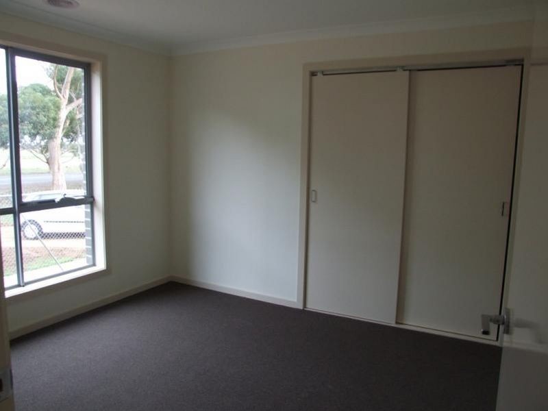 3/708 High Street, Melton VIC 3337