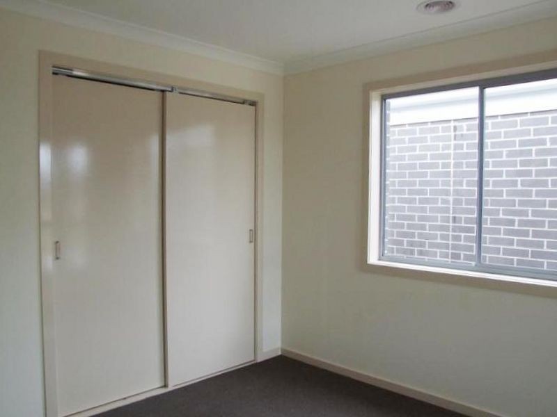 3/708 High Street, Melton VIC 3337