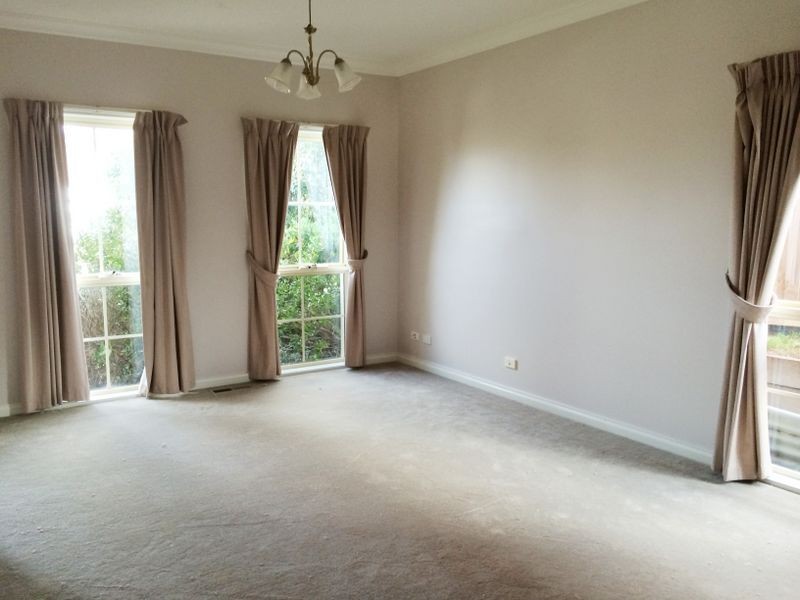 24 Bundanoon Avenue, Sunbury VIC 3429