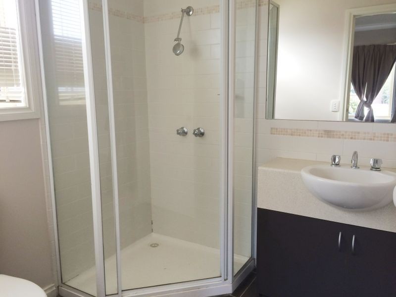 24 Bundanoon Avenue, Sunbury VIC 3429