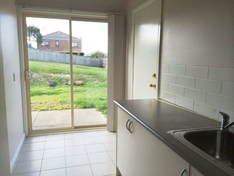 24 Bundanoon Avenue, Sunbury VIC 3429