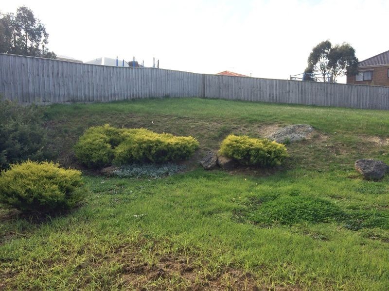 24 Bundanoon Avenue, Sunbury VIC 3429