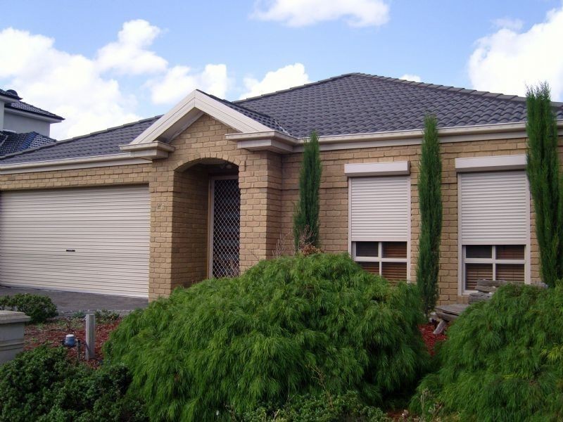 26 Lanaghan Avenue, Caroline Springs VIC 3023