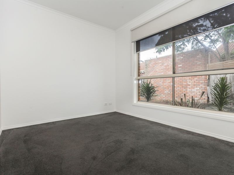 2/11 Malvern Avenue, Tullamarine VIC 3043