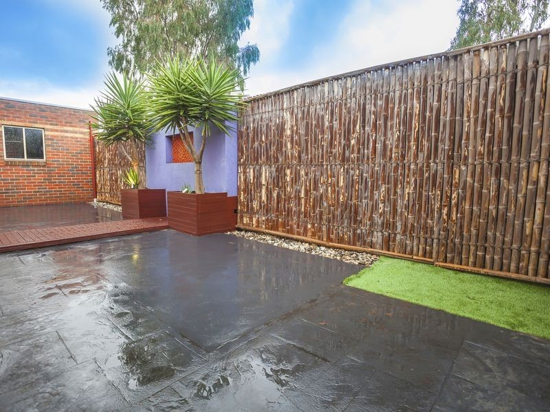 2/11 Malvern Avenue, Tullamarine VIC 3043