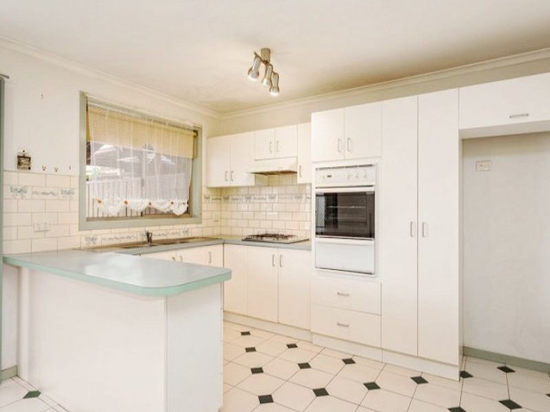 1B Knightsbridge Avenue, Altona Meadows VIC 3028