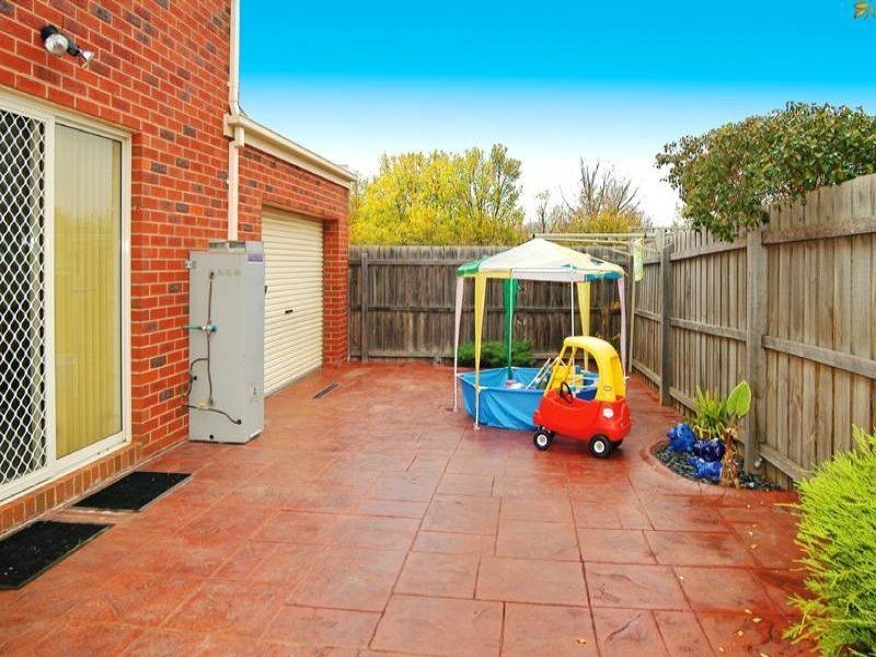 66 Village Avenue, Taylors Lakes VIC 3038