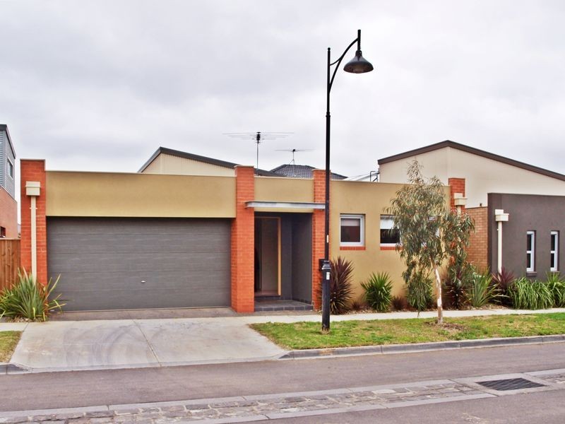 9 Thirlestane Place, Craigieburn VIC 3064