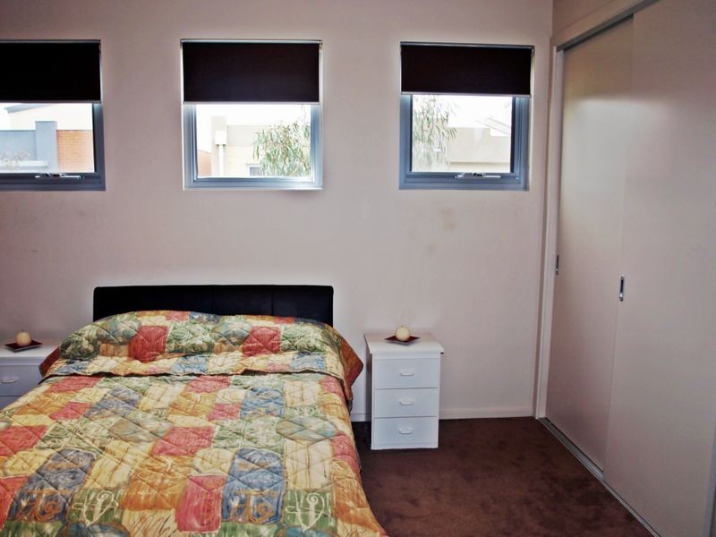 9 Thirlestane Place, Craigieburn VIC 3064