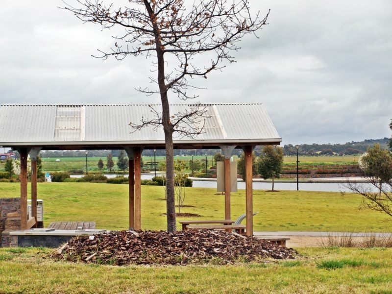 9 Thirlestane Place, Craigieburn VIC 3064
