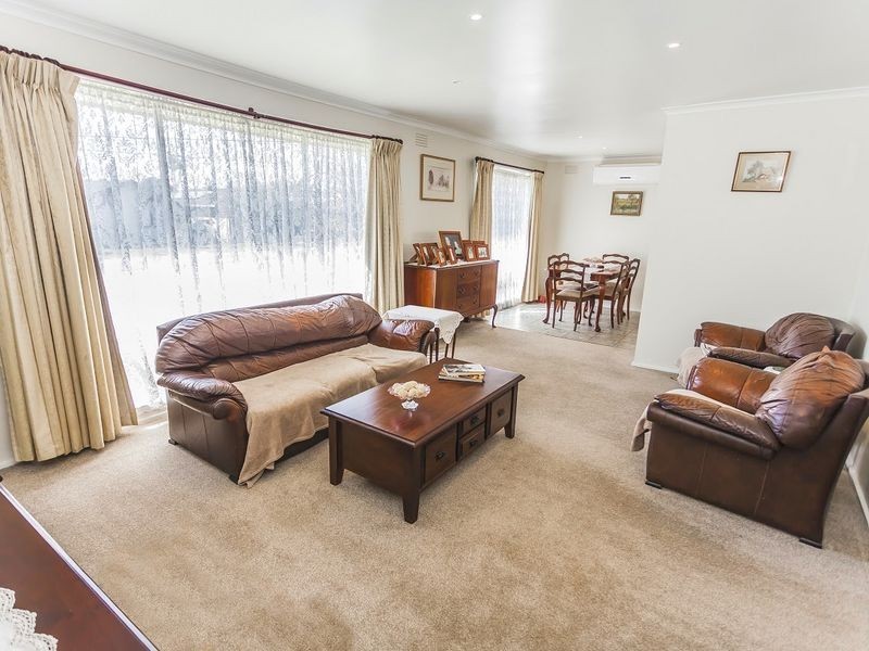21 Bamford Avenue, Westmeadows VIC 3049