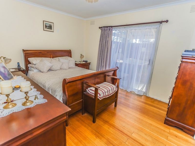 21 Bamford Avenue, Westmeadows VIC 3049