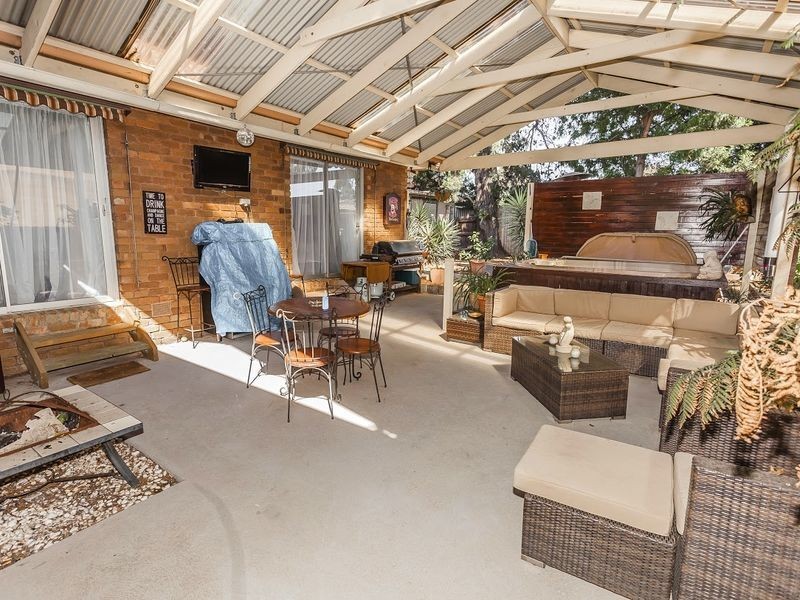 21 Bamford Avenue, Westmeadows VIC 3049