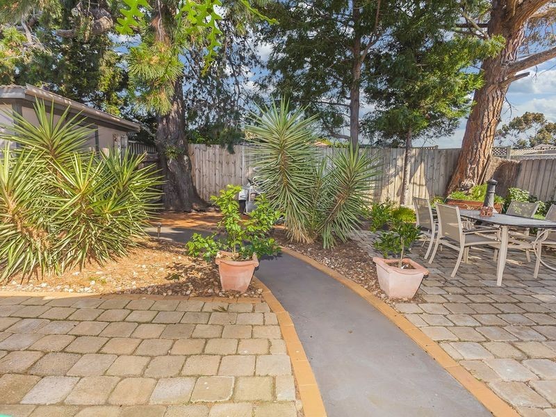 21 Bamford Avenue, Westmeadows VIC 3049