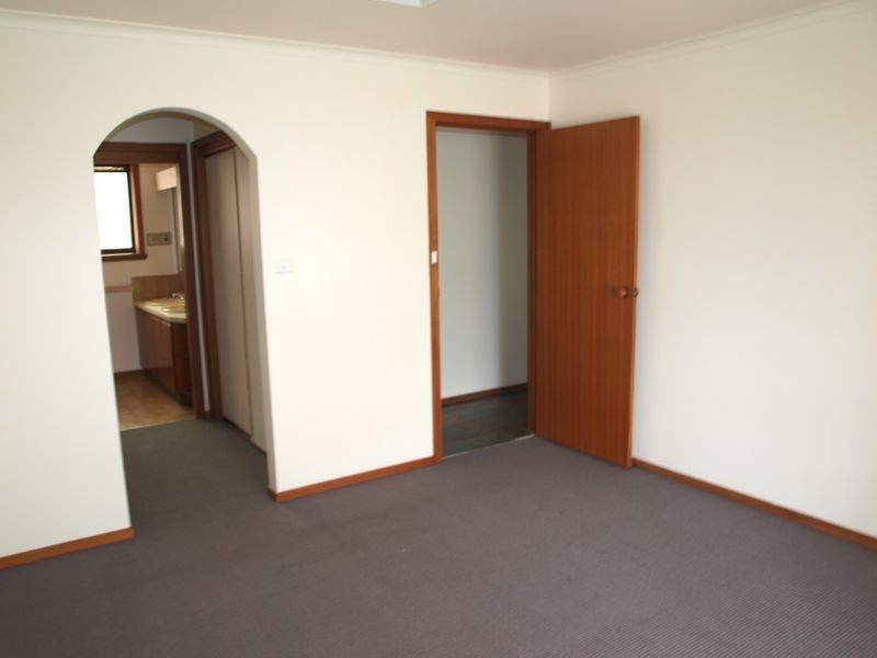 11 Wanaka Drive, Taylors Lakes VIC 3038