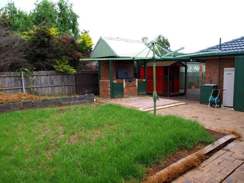 11 Wanaka Drive, Taylors Lakes VIC 3038
