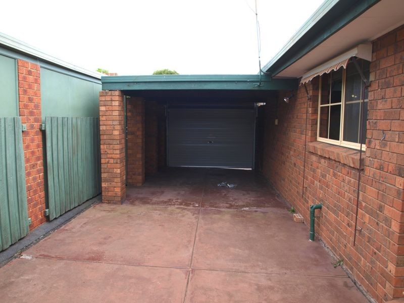 11 Wanaka Drive, Taylors Lakes VIC 3038