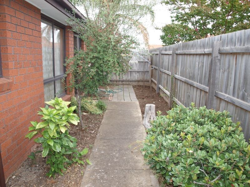 8/103-105 Mickleham Road, Tullamarine VIC 3043