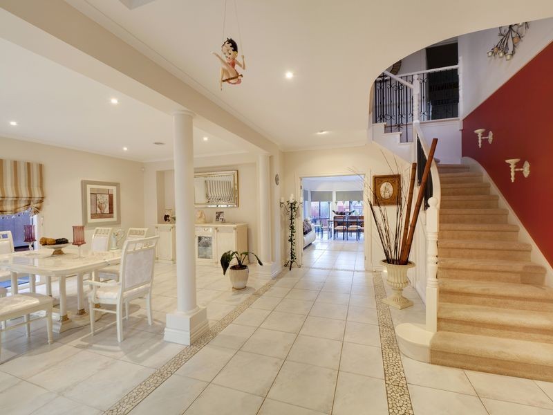 38 Rutherglen Crescent, Gowanbrae VIC 3043