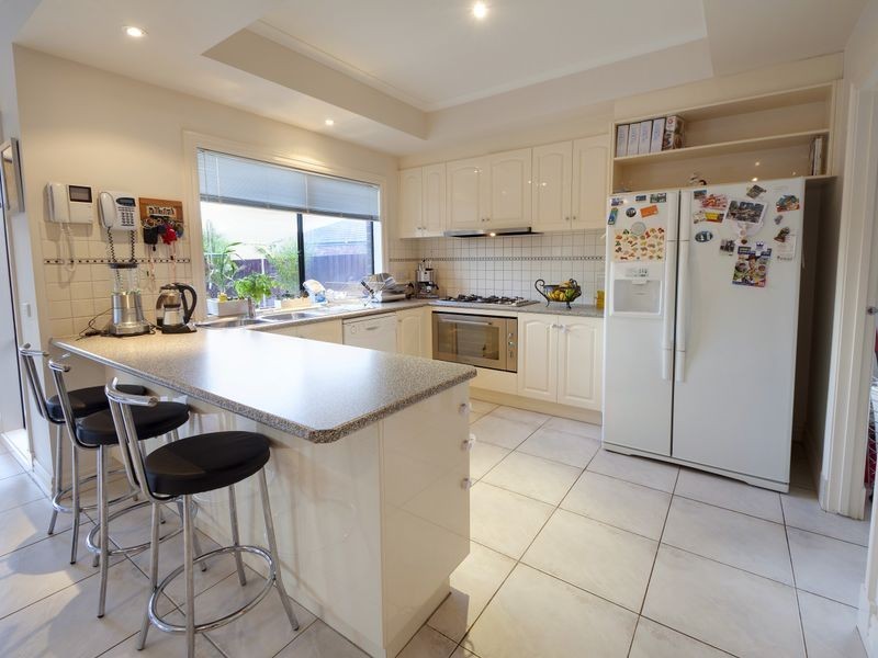 38 Rutherglen Crescent, Gowanbrae VIC 3043