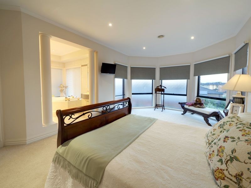 38 Rutherglen Crescent, Gowanbrae VIC 3043