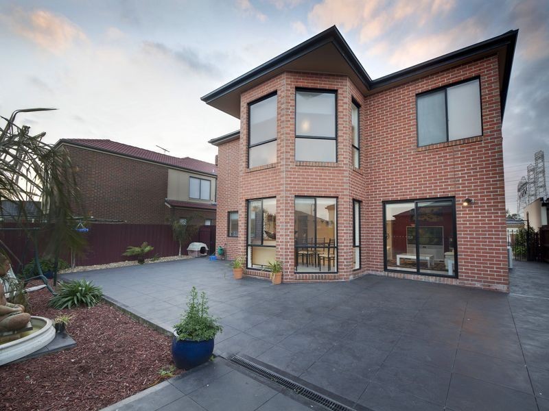 38 Rutherglen Crescent, Gowanbrae VIC 3043