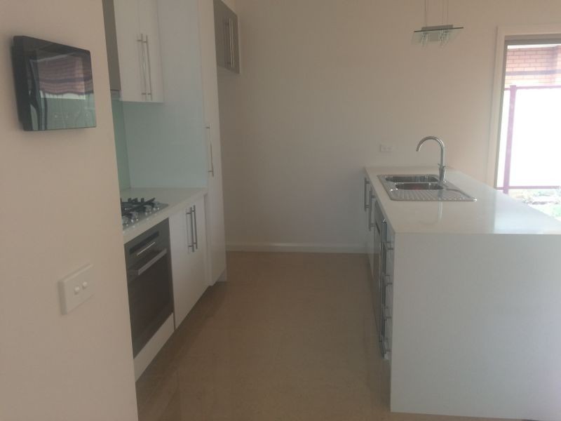 2/155 Melrose Drive, Tullamarine VIC 3043