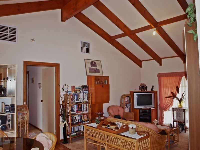 122 The Bullock Track, Melton West VIC 3337