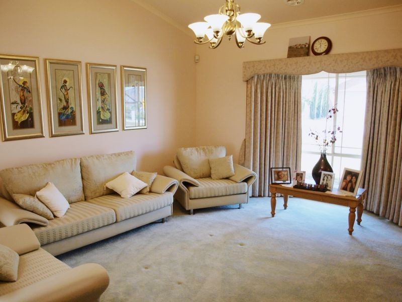 5 James Court, Hillside VIC 3037