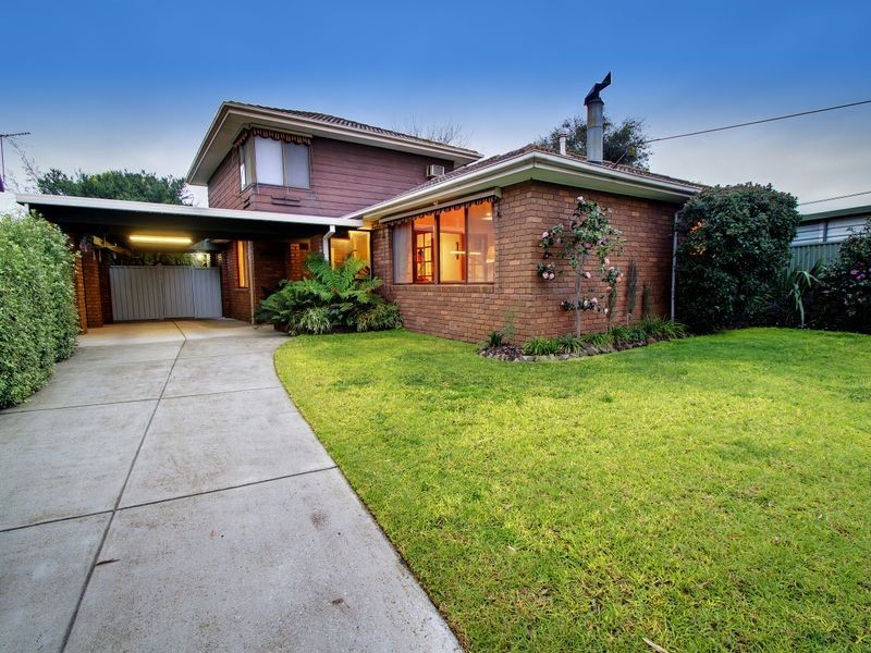 4 Adam Court, Gladstone Park VIC 3043