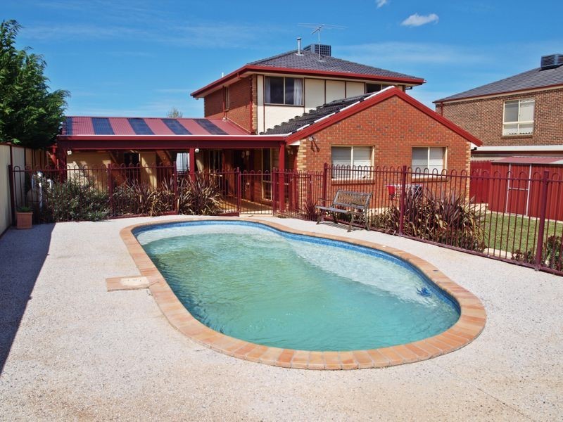 5 James Court, Hillside VIC 3037