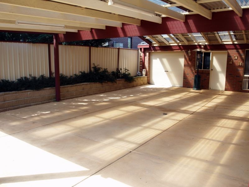 5 James Court, Hillside VIC 3037