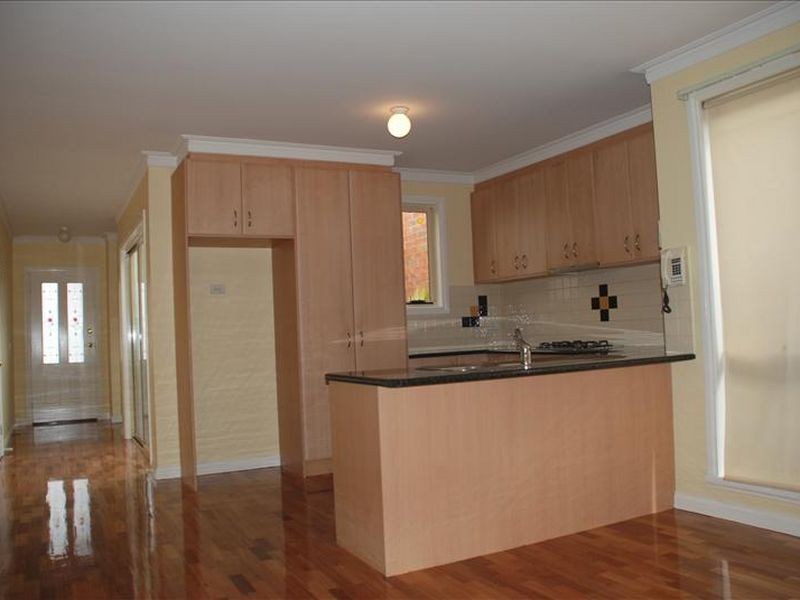 94 Tasman Crescent, Taylors Lakes VIC 3038