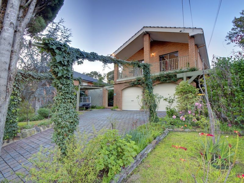 20 Hillside Grove, Airport West VIC 3042
