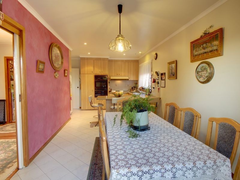 20 Hillside Grove, Airport West VIC 3042