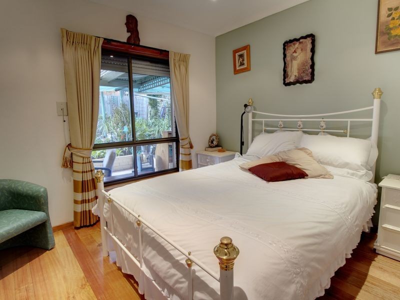 20 Hillside Grove, Airport West VIC 3042