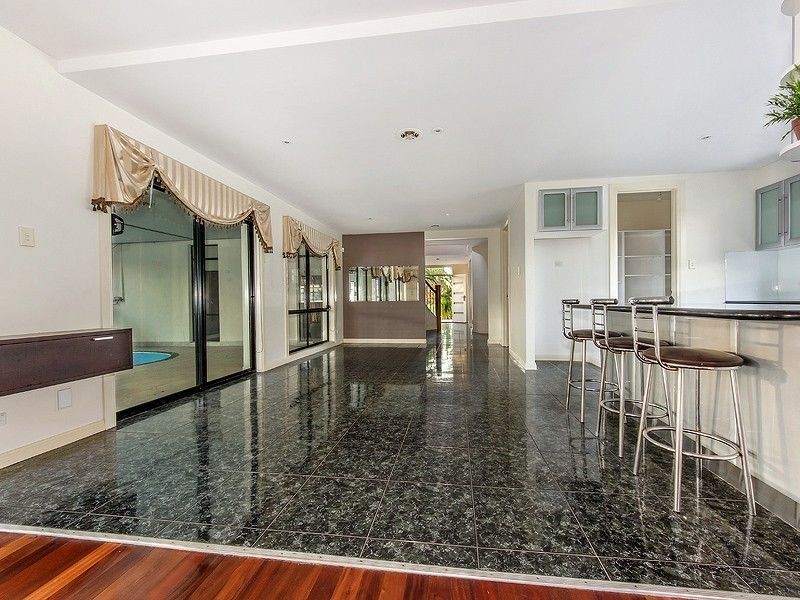 18 Grassy Point Road, Deer Park VIC 3023