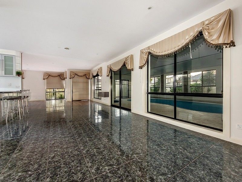 18 Grassy Point Road, Deer Park VIC 3023