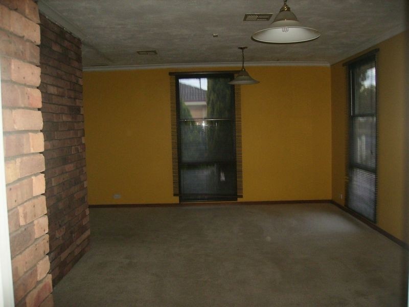 49 Malmsbury  Drive, Meadow Heights VIC 3048