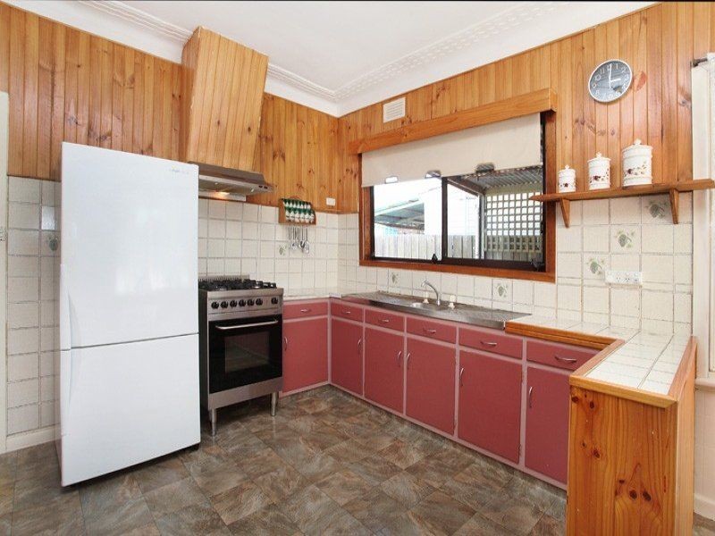 25 Arnold Street, Sunshine West VIC 3020