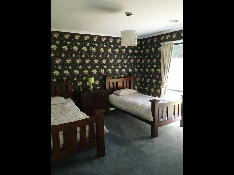 140 Marigold Crescent, Gowanbrae VIC 3043